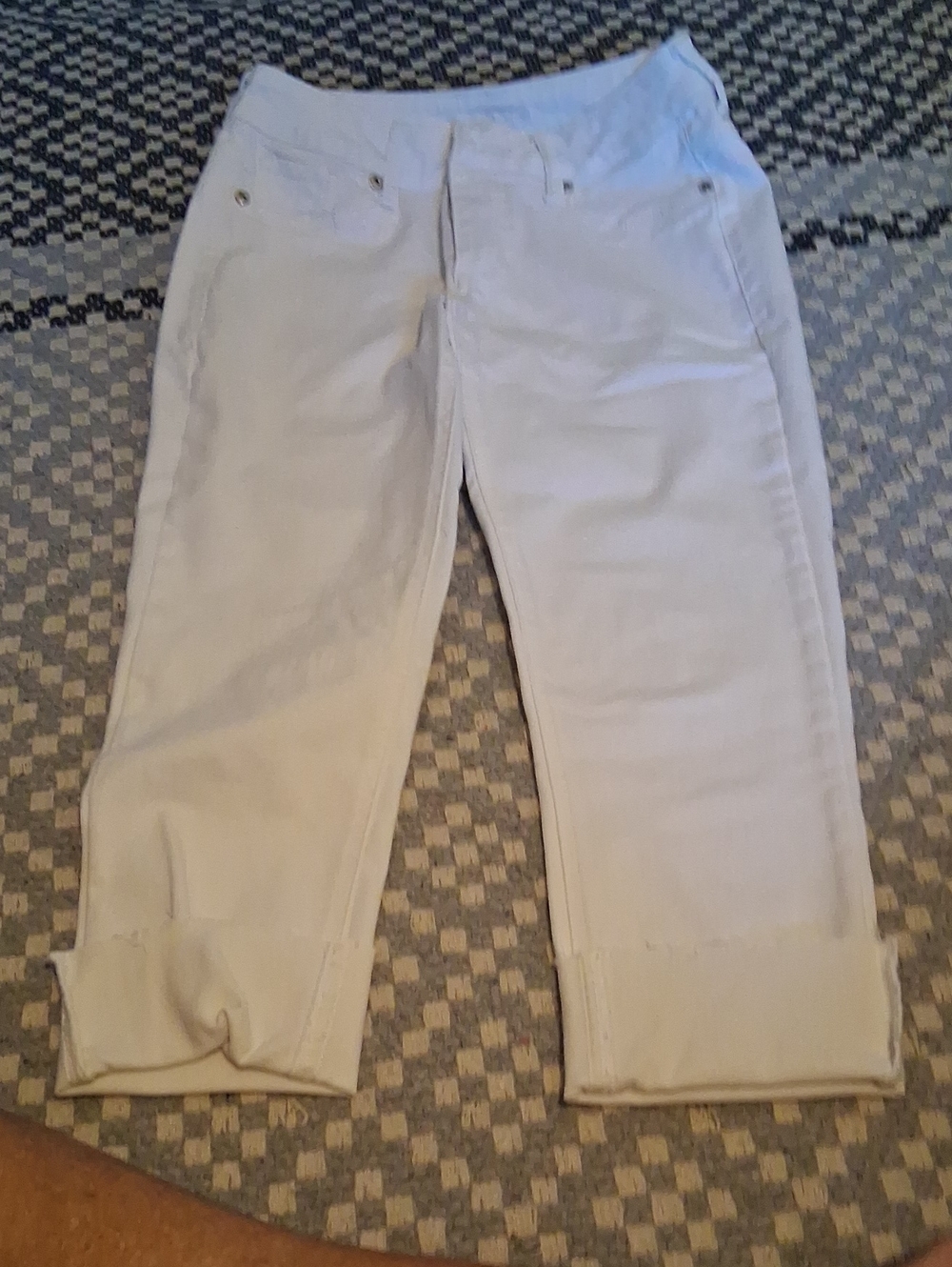 Maurices White Cropped Ankle Jeans